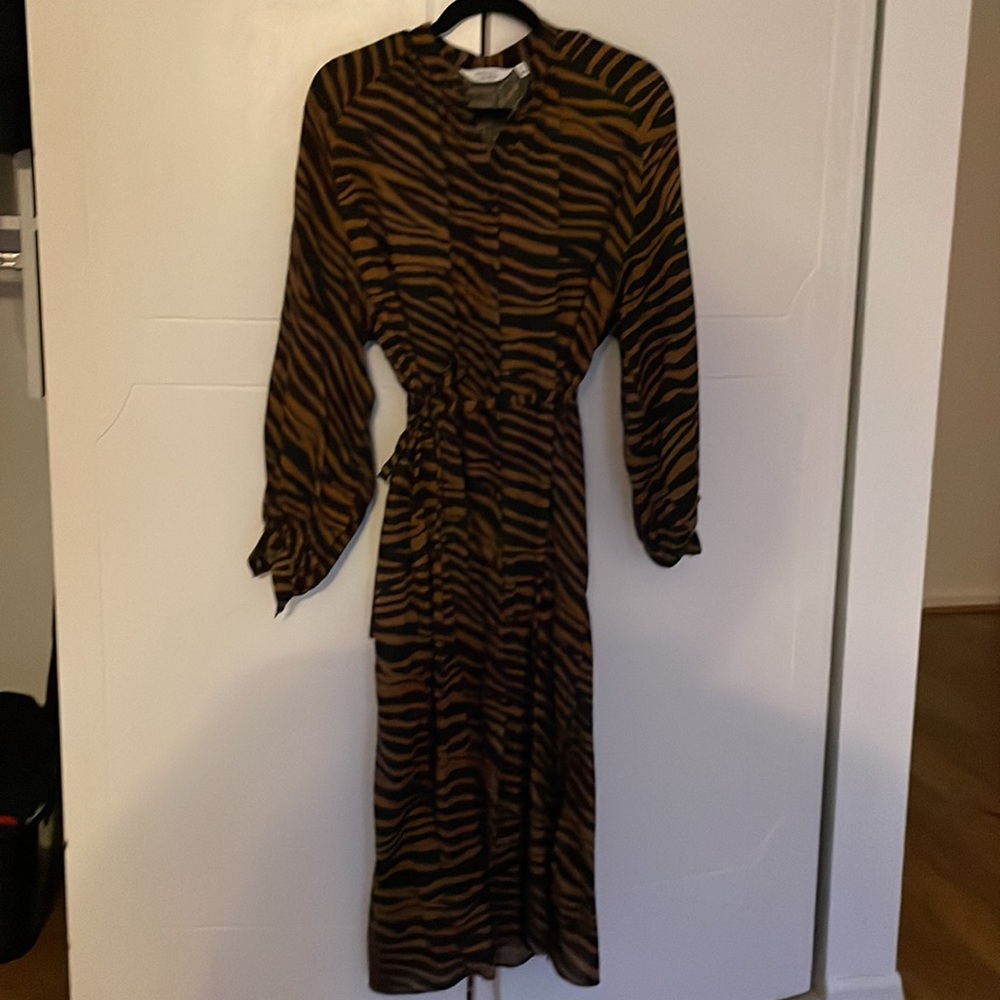 Long animal print dress, size 6, detachable fabric belt